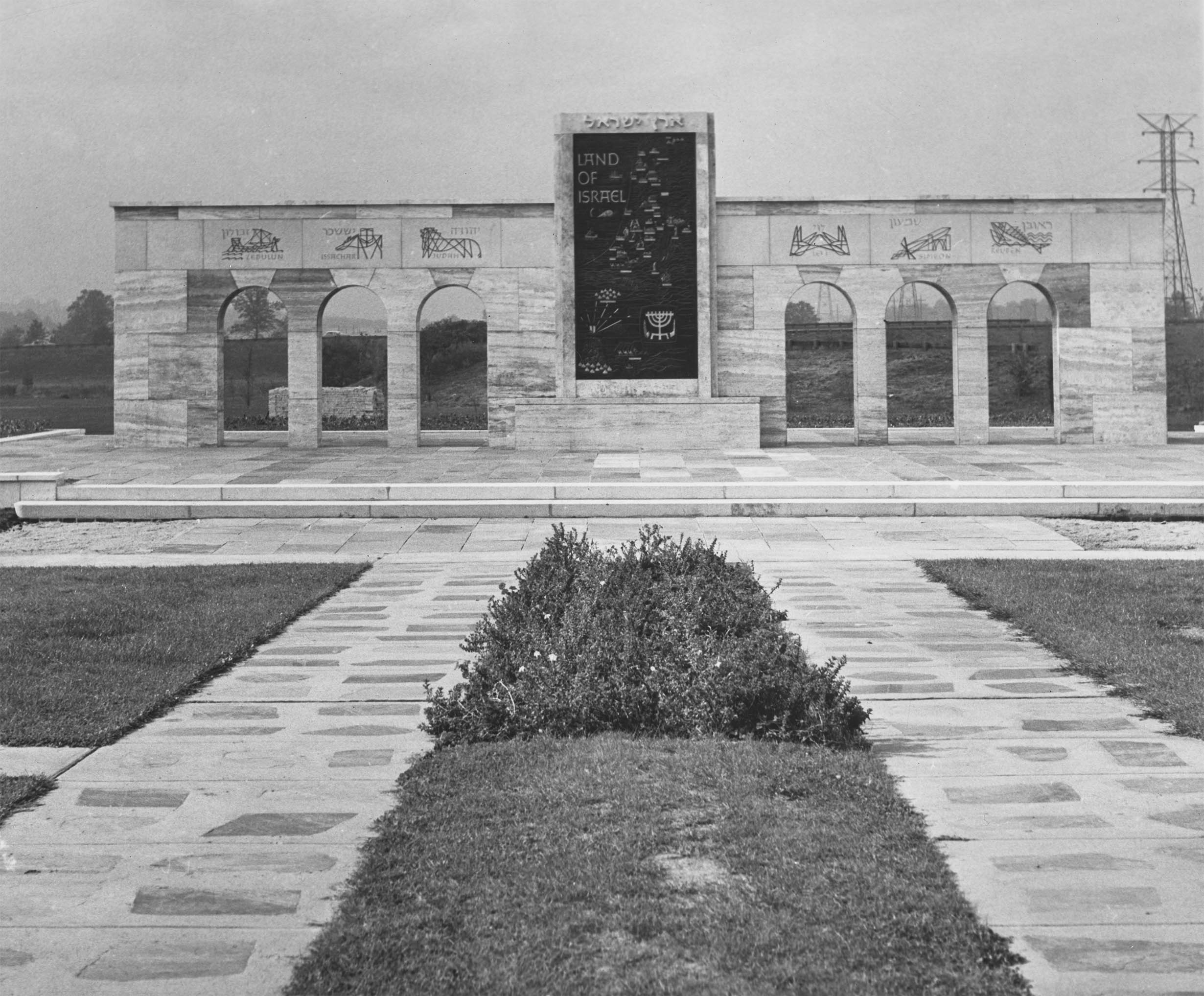 The Bible Archway at Beth Israel Cemetery